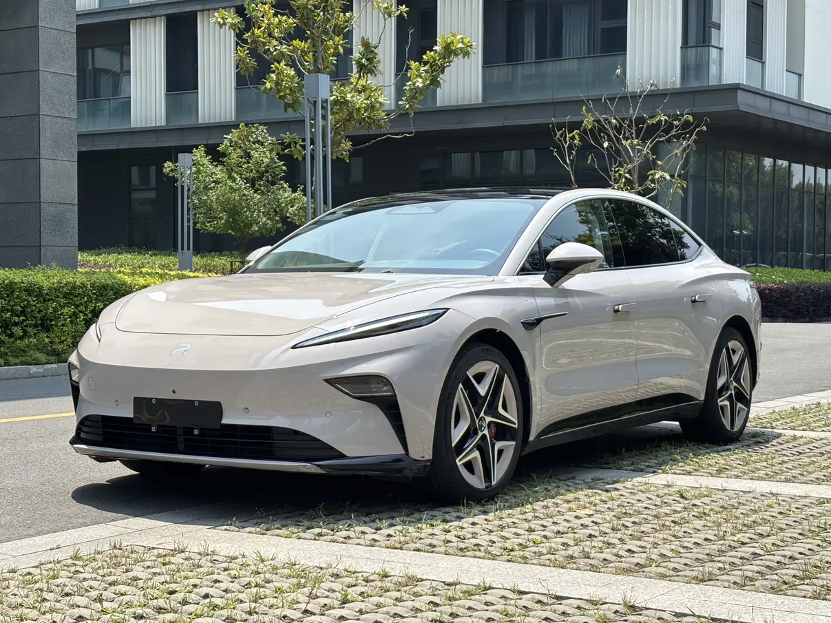 Rising Auto Feifan F7