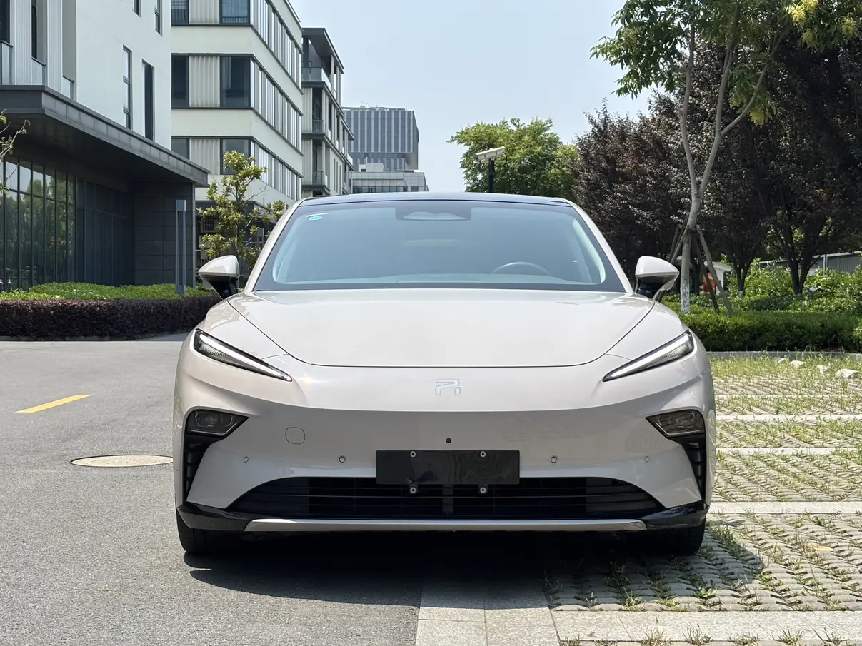 Rising Auto Feifan F7