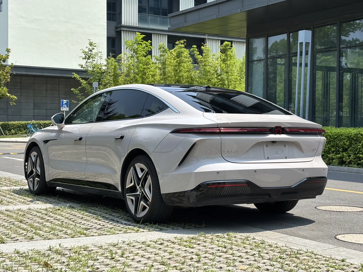 Rising Auto Feifan F7