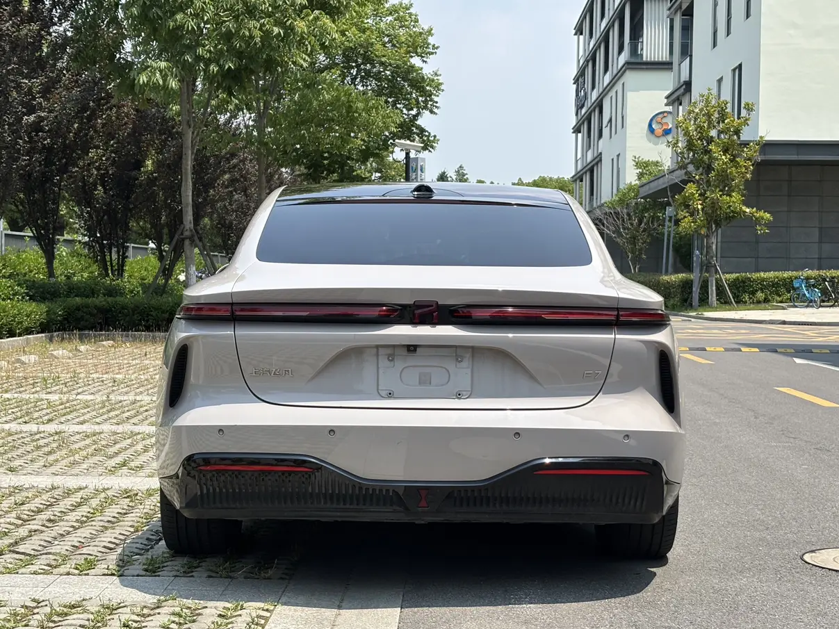 Rising Auto Feifan F7