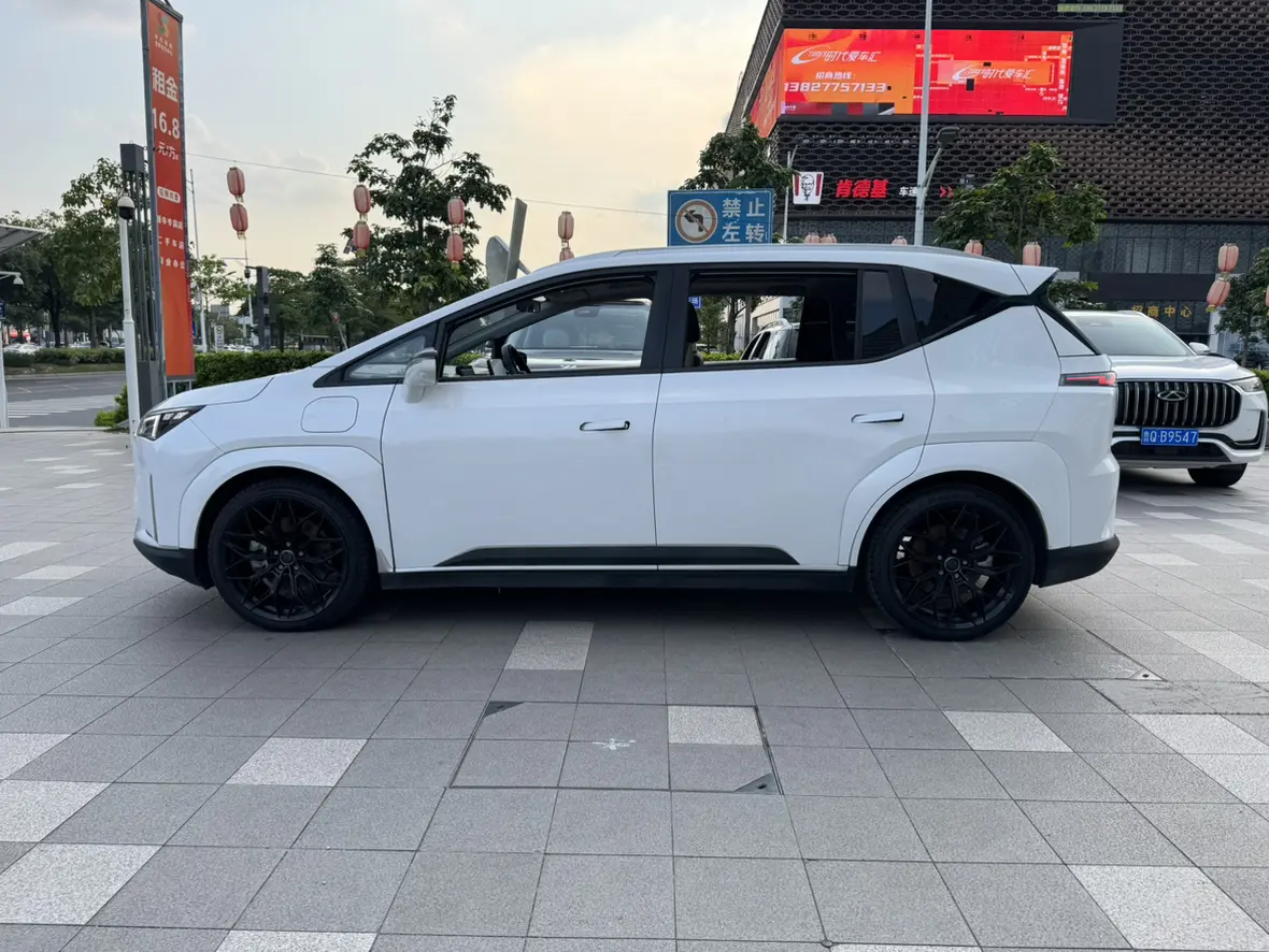 HYCAN Hechuang Z03