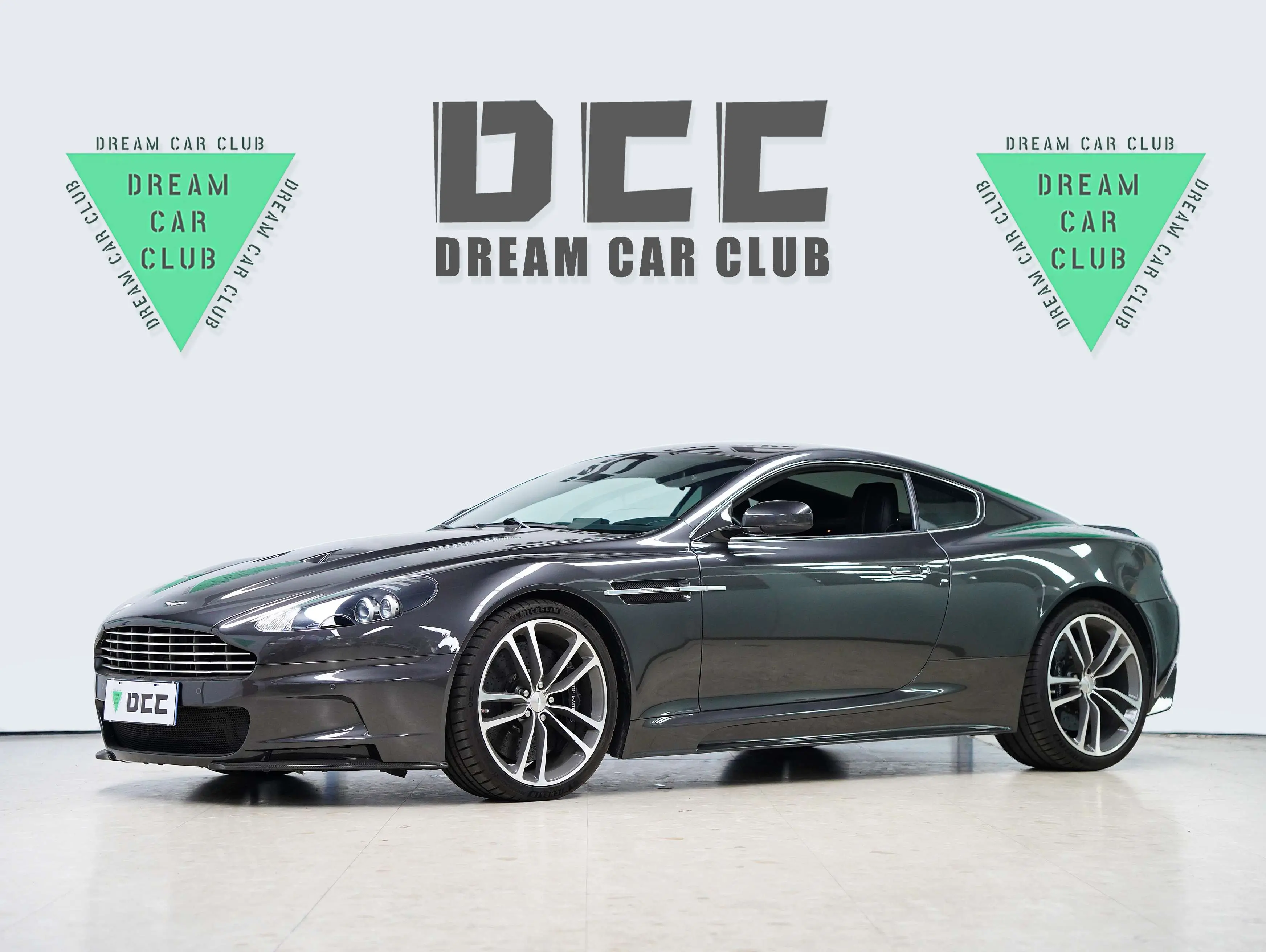 Aston Martin DBS