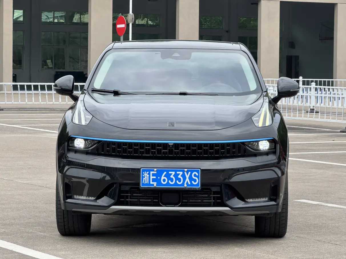 Lynk & Co 05