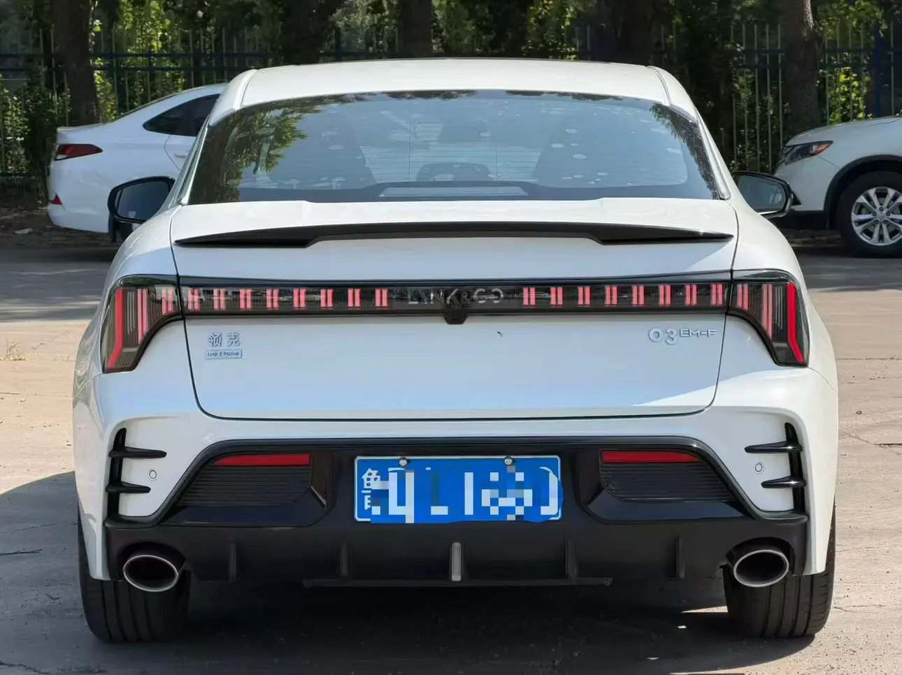 Lynk & Co 03