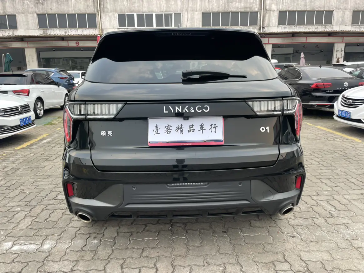 Lynk & Co 01