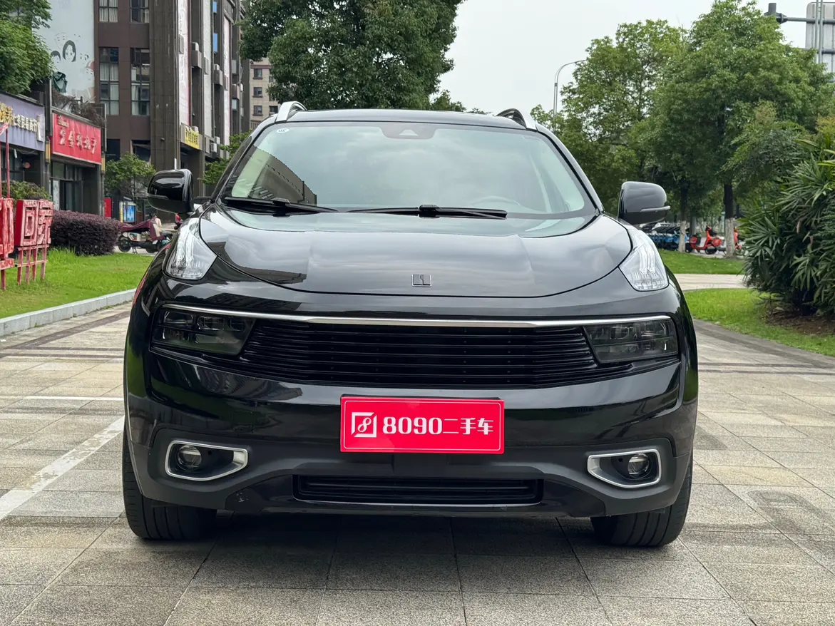 Lynk & Co 01