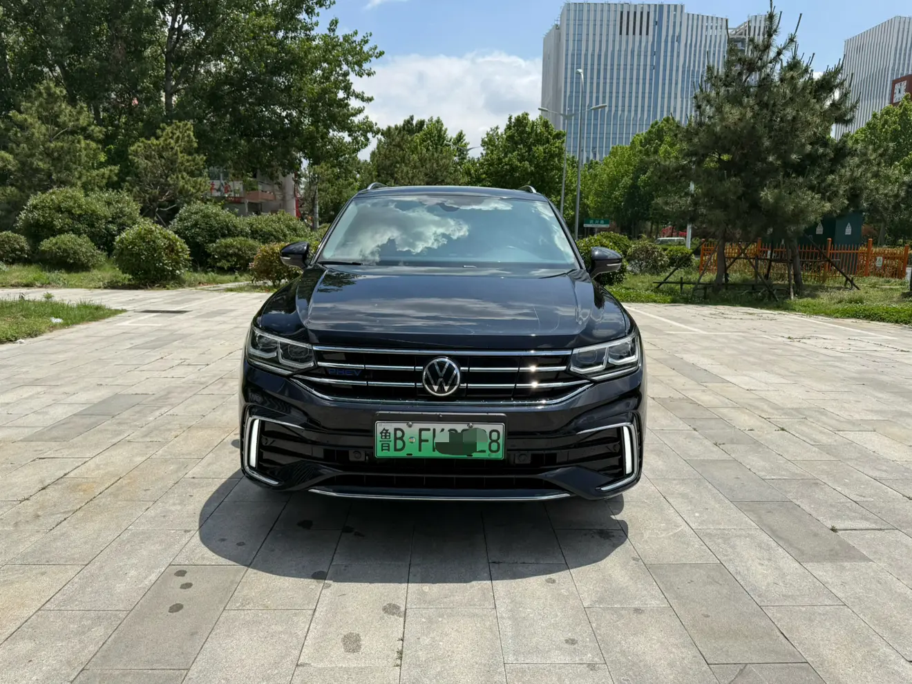 Volkswagen Tiguan L PHEV