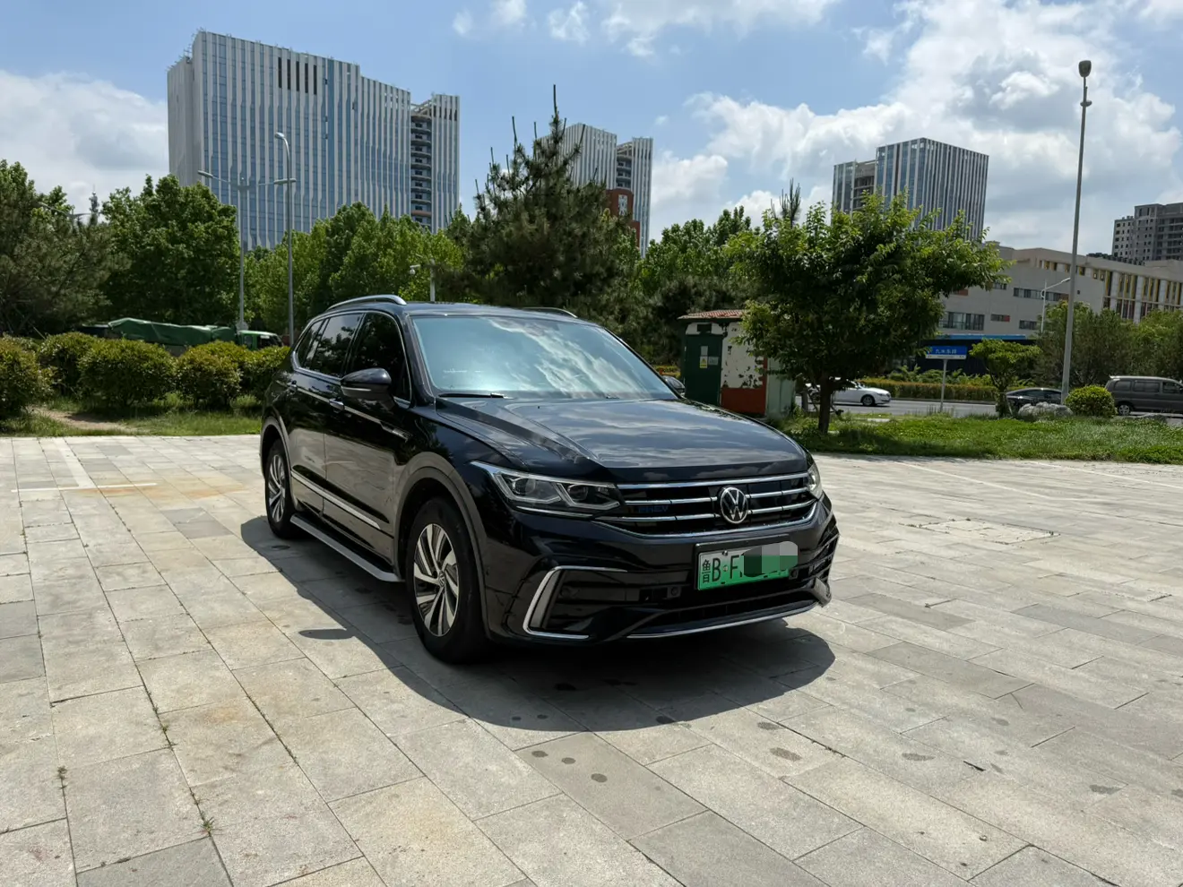 Volkswagen Tiguan L PHEV