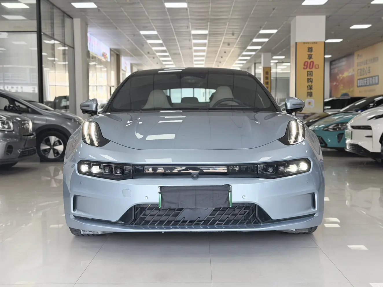 ZEEKR 001