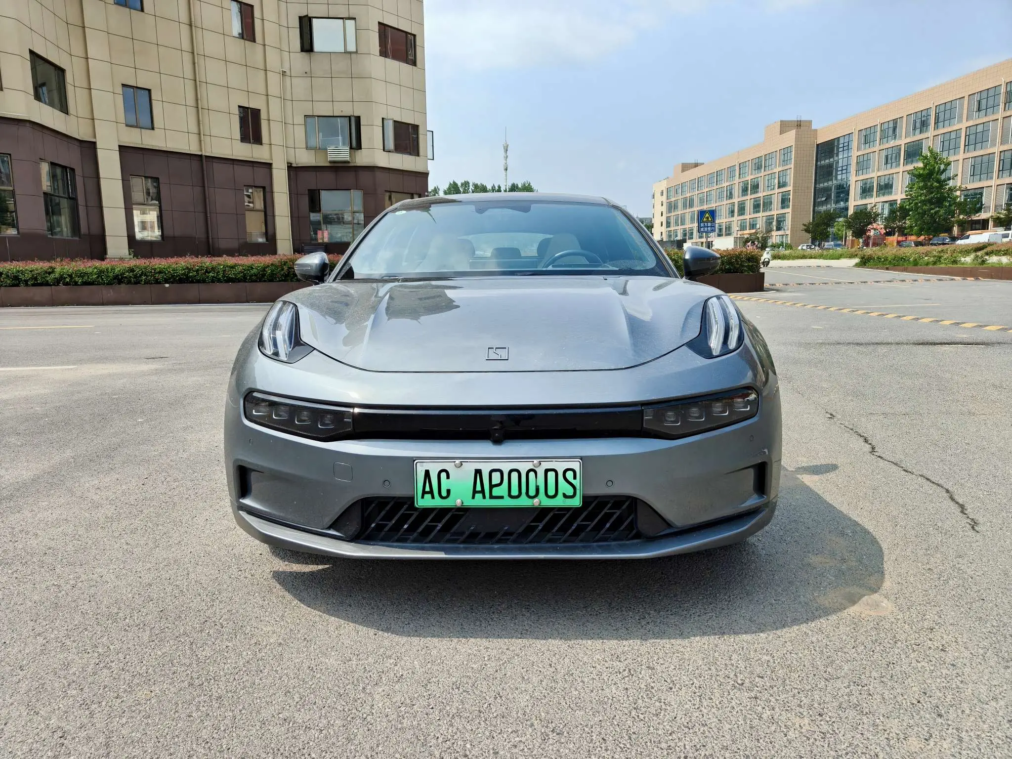 ZEEKR 001