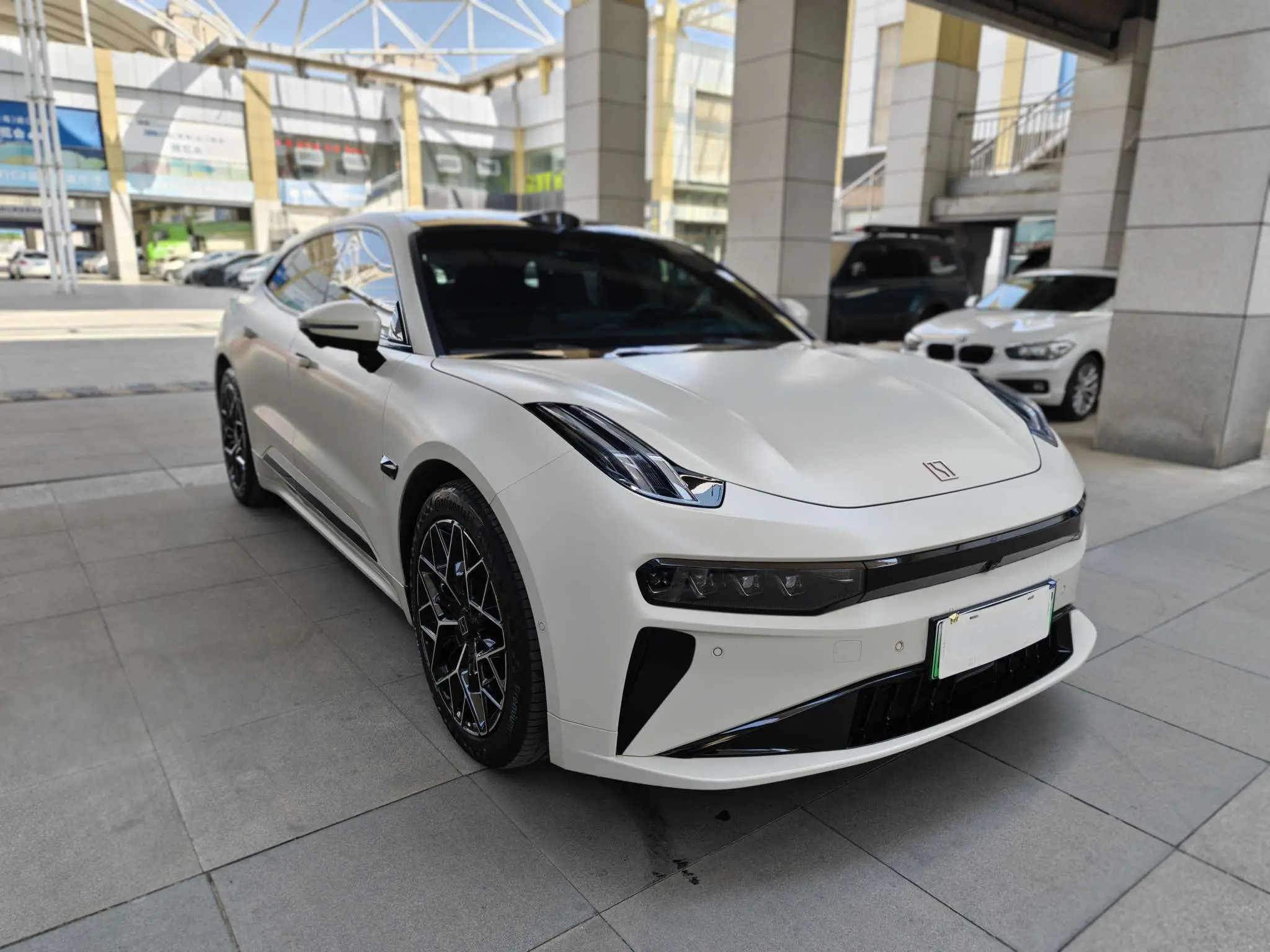 ZEEKR 001