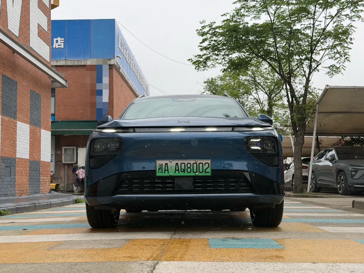 Xpeng G9