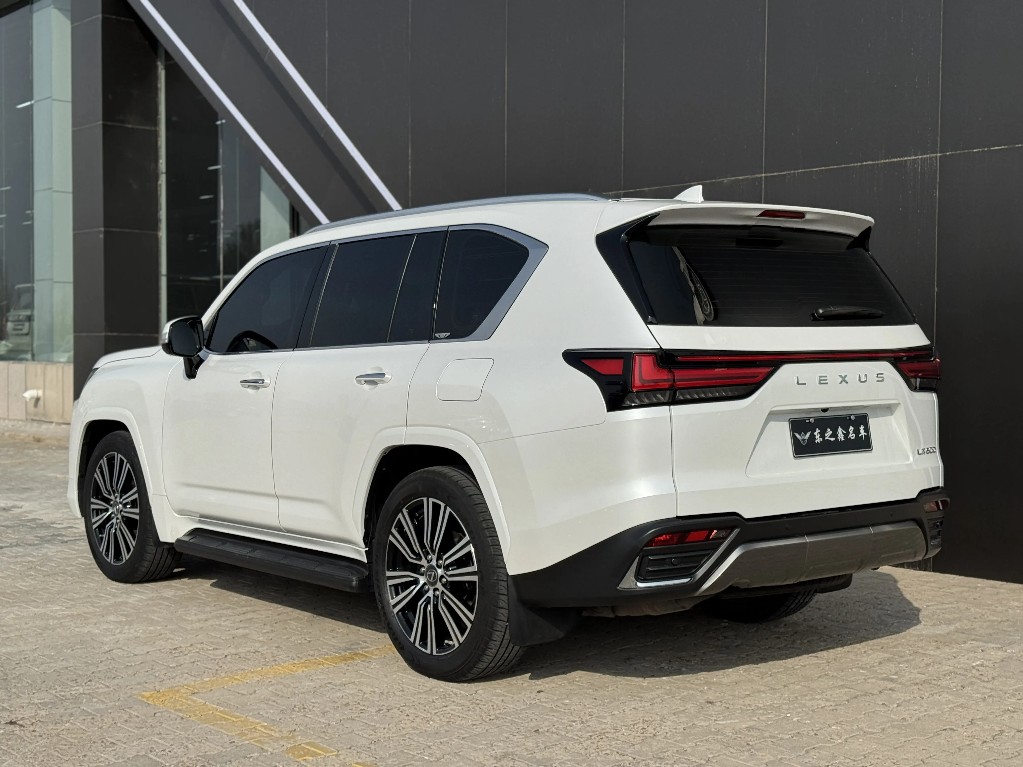 Lexus LX
