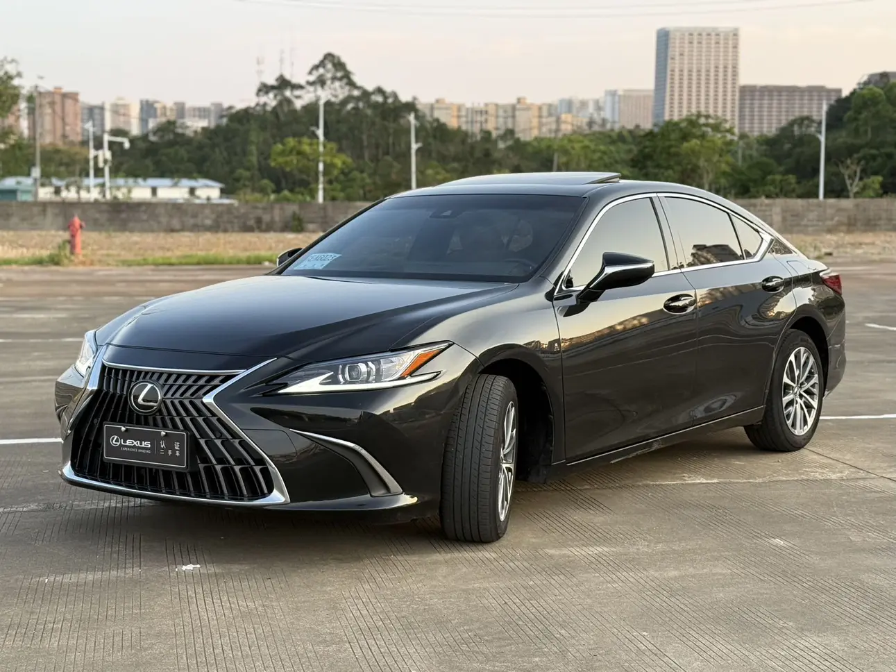 Lexus ES