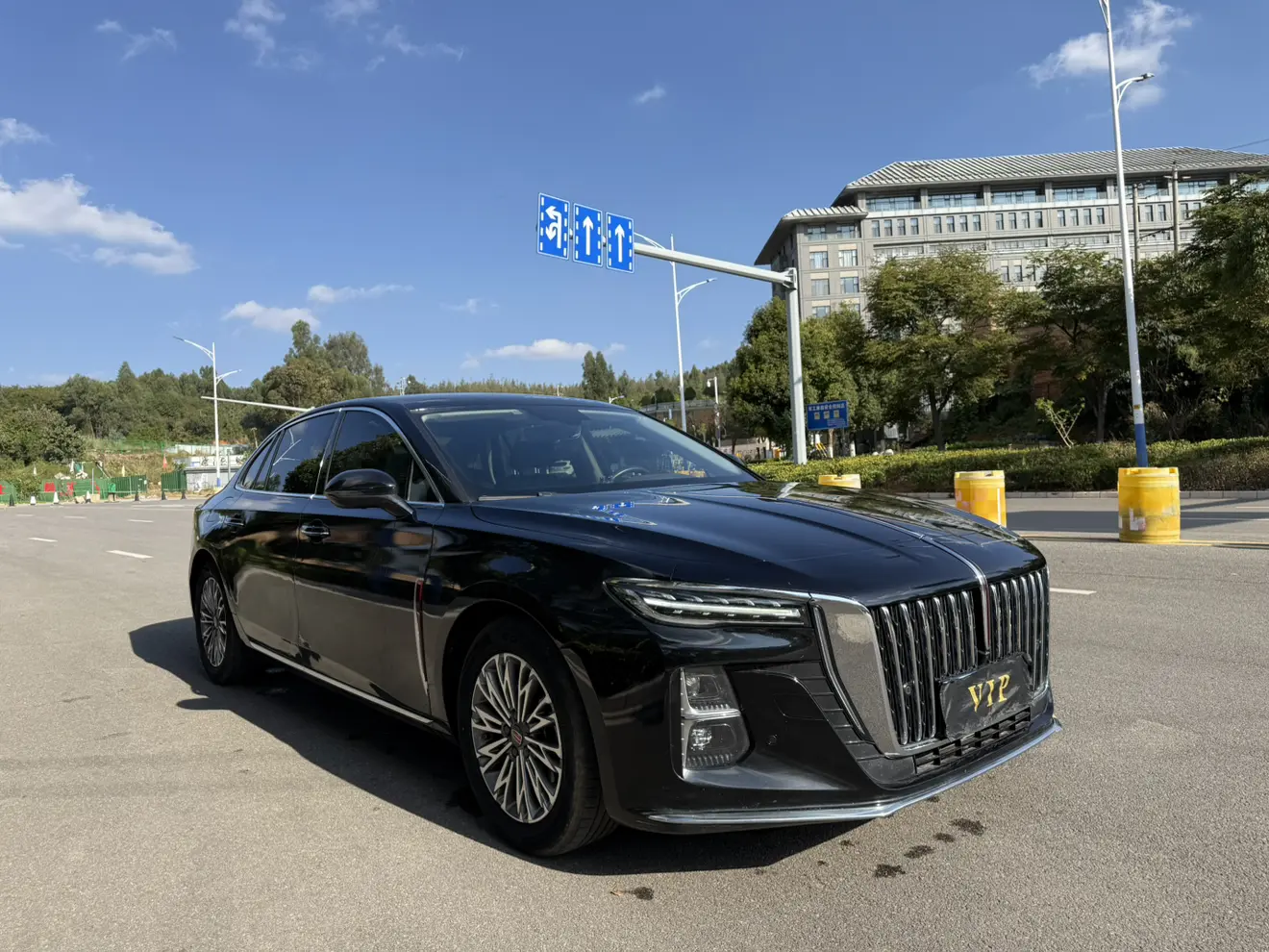 Hongqi H5