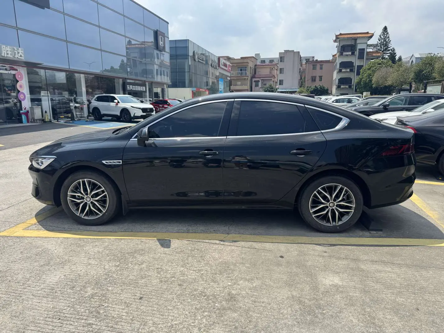 BYD Qin PLUS EV