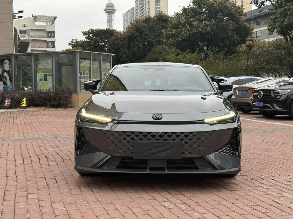 Changan UNI-V