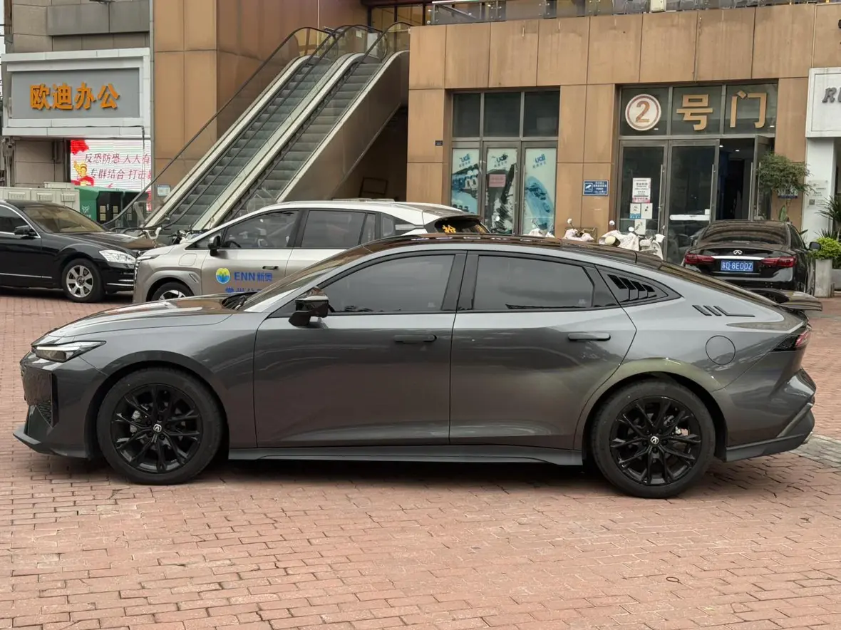 Changan UNI-V