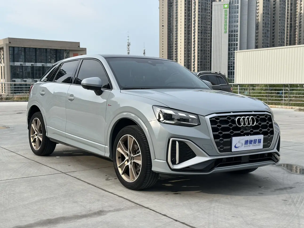 Audi Q2L