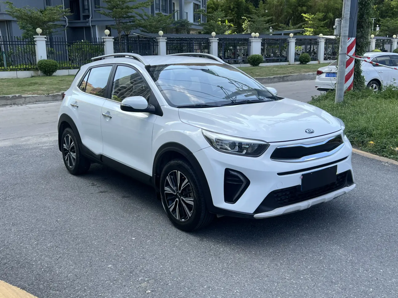 Kia KX1