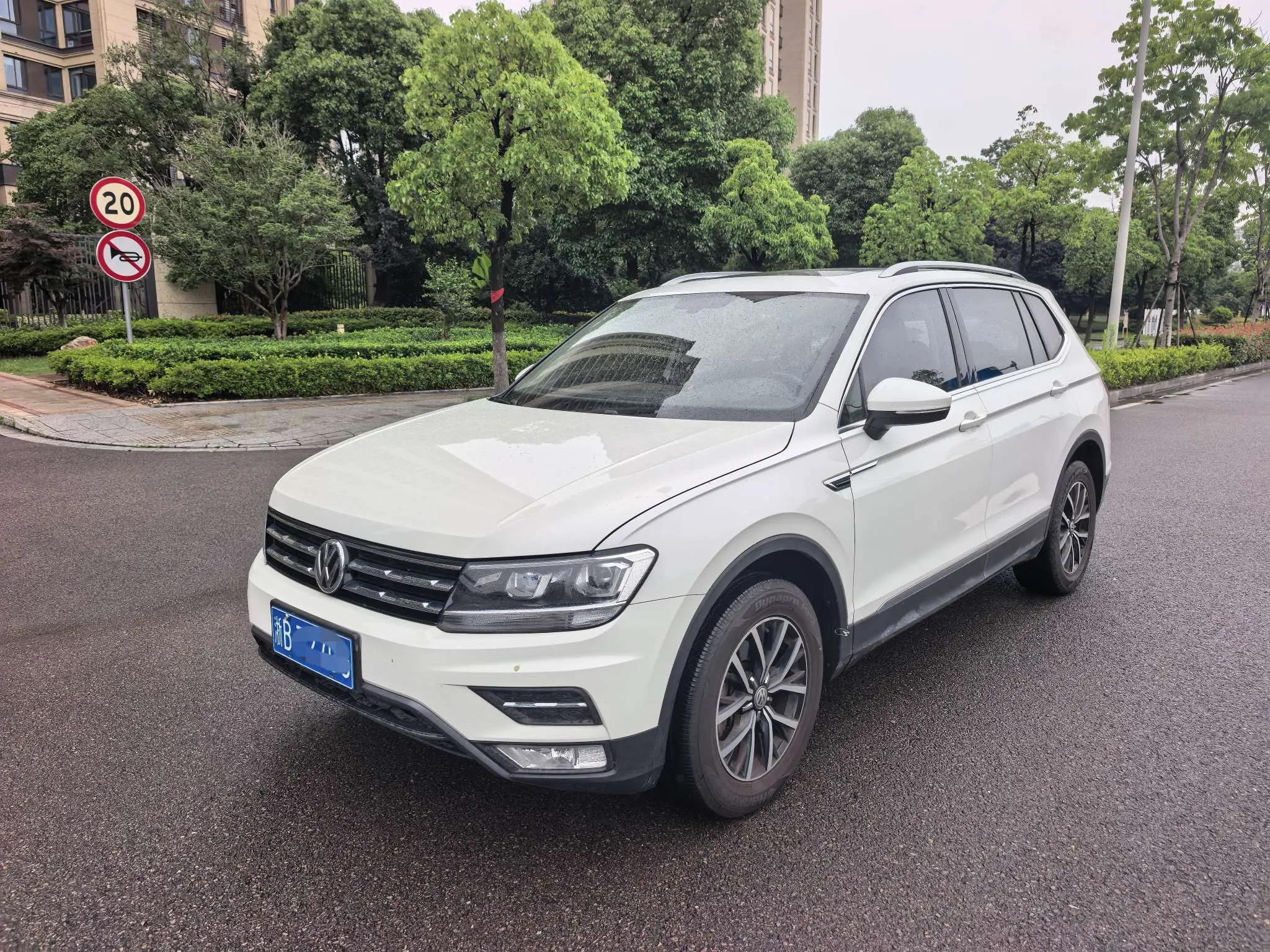 Volkswagen Tiguan L