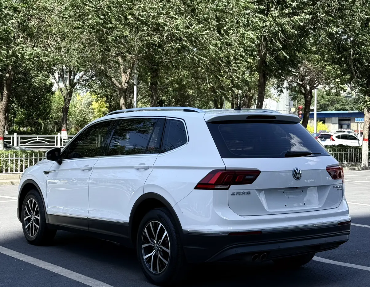 Volkswagen Tiguan L