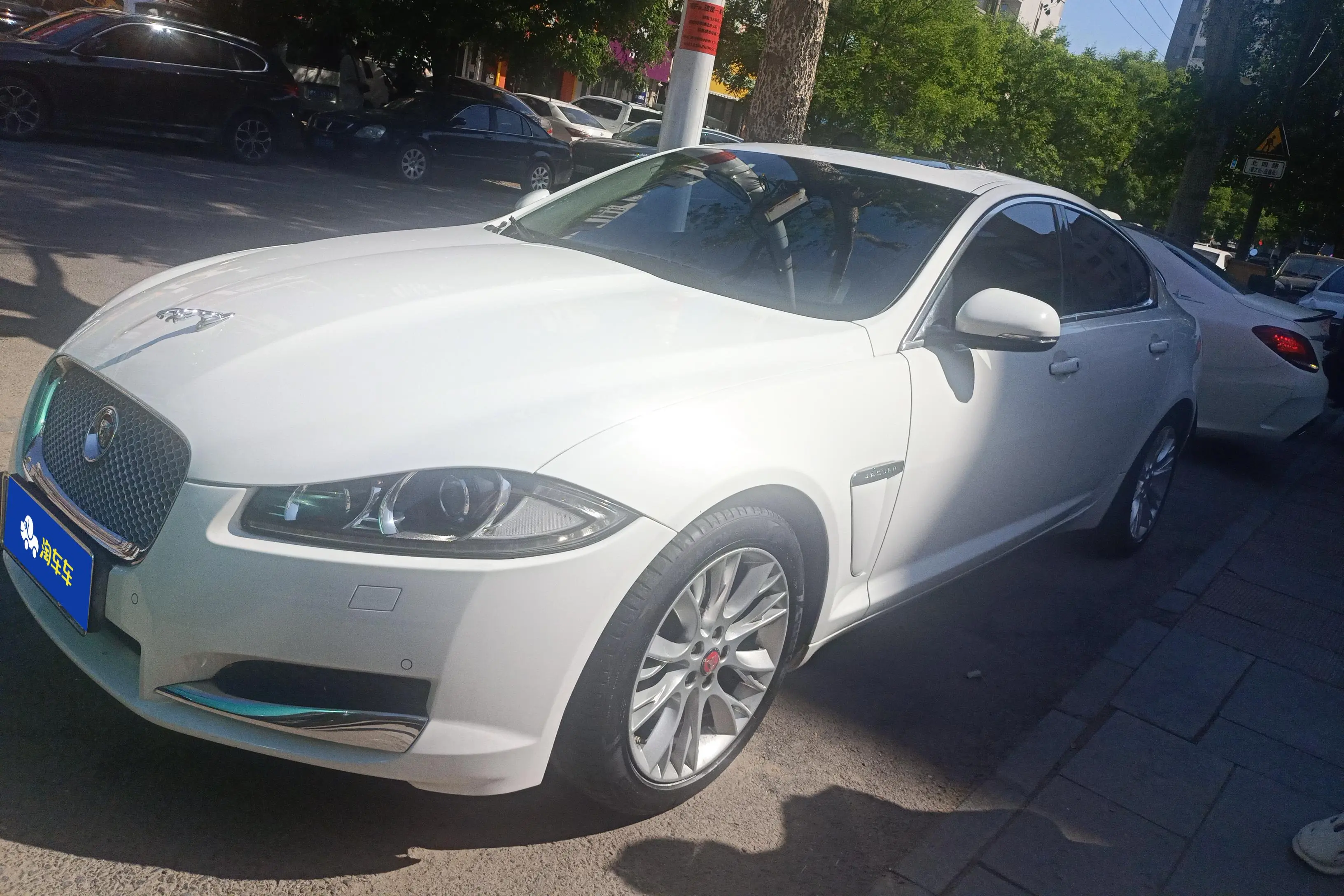 Jaguar XF