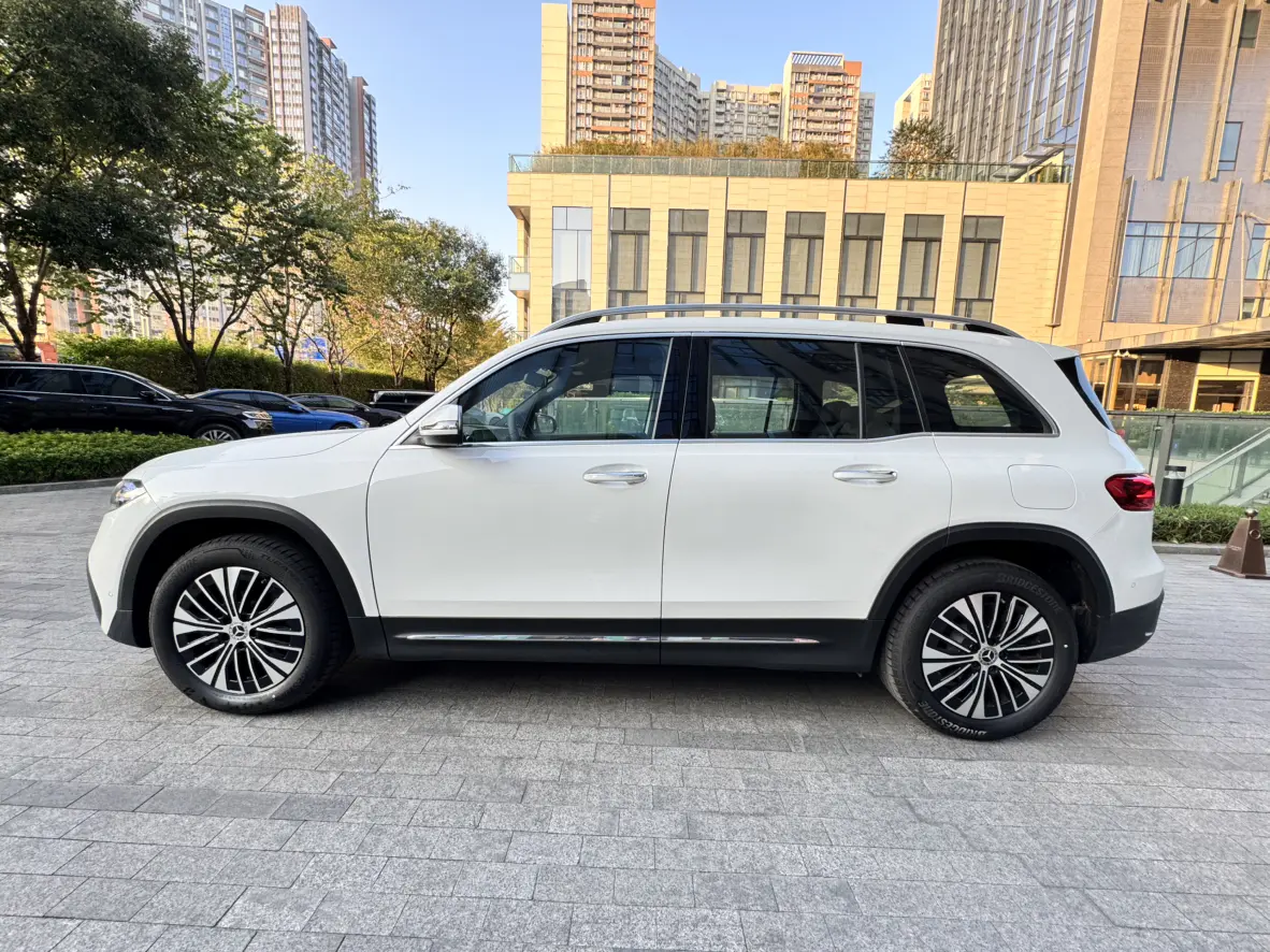Mercedes-Benz EQB