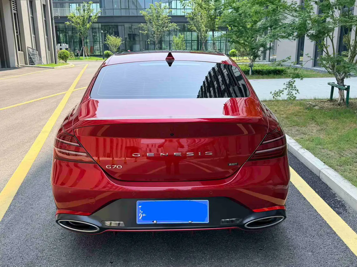 Genesis G70