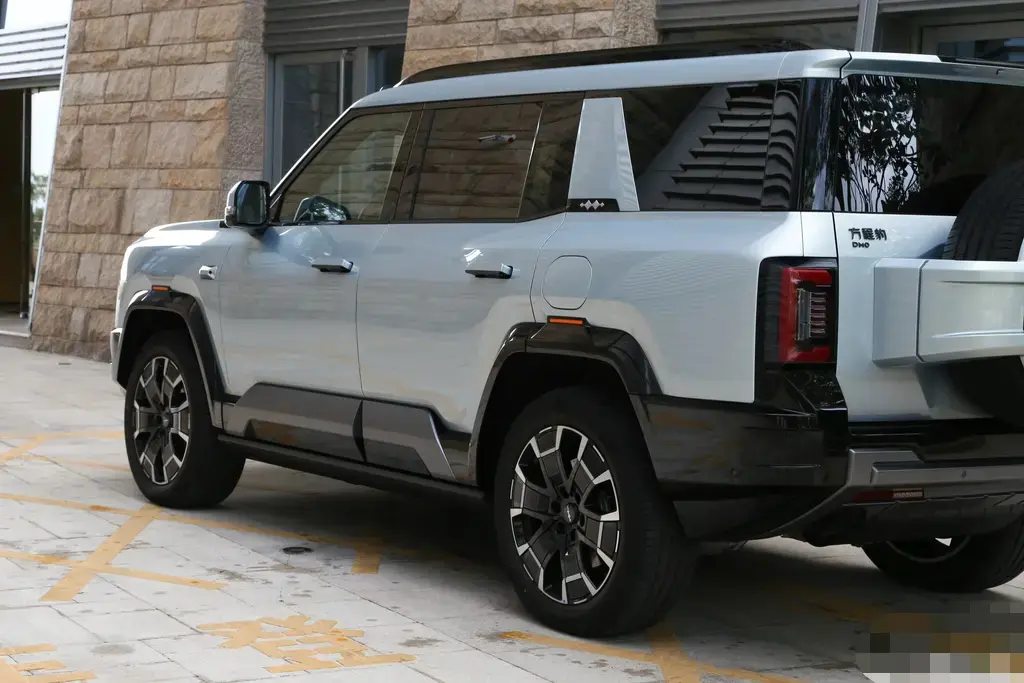 BYD Leopard Leopard 8