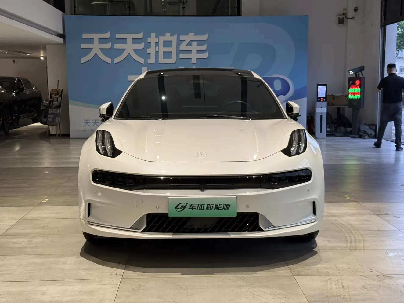 ZEEKR 001