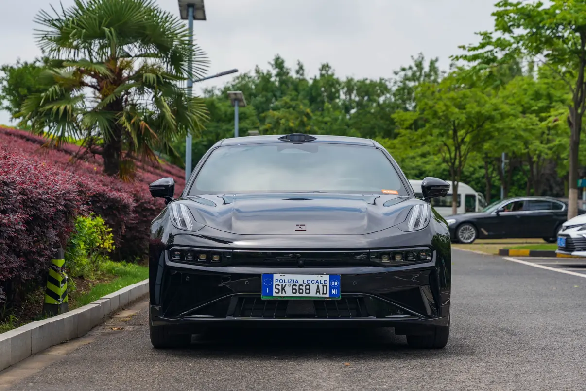 ZEEKR 001