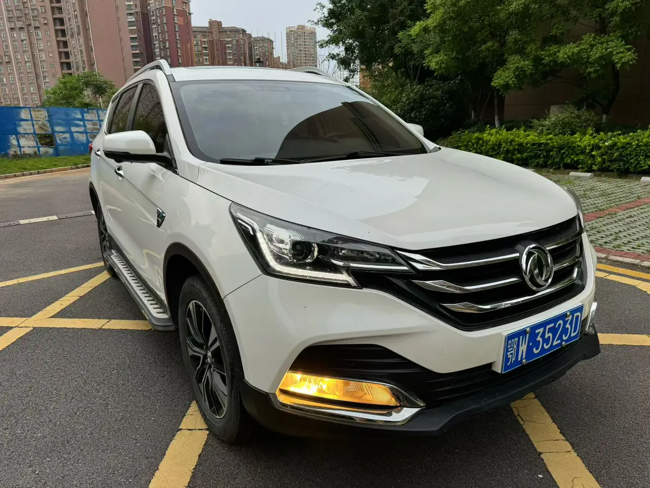 Dongfeng Fengshen AX7