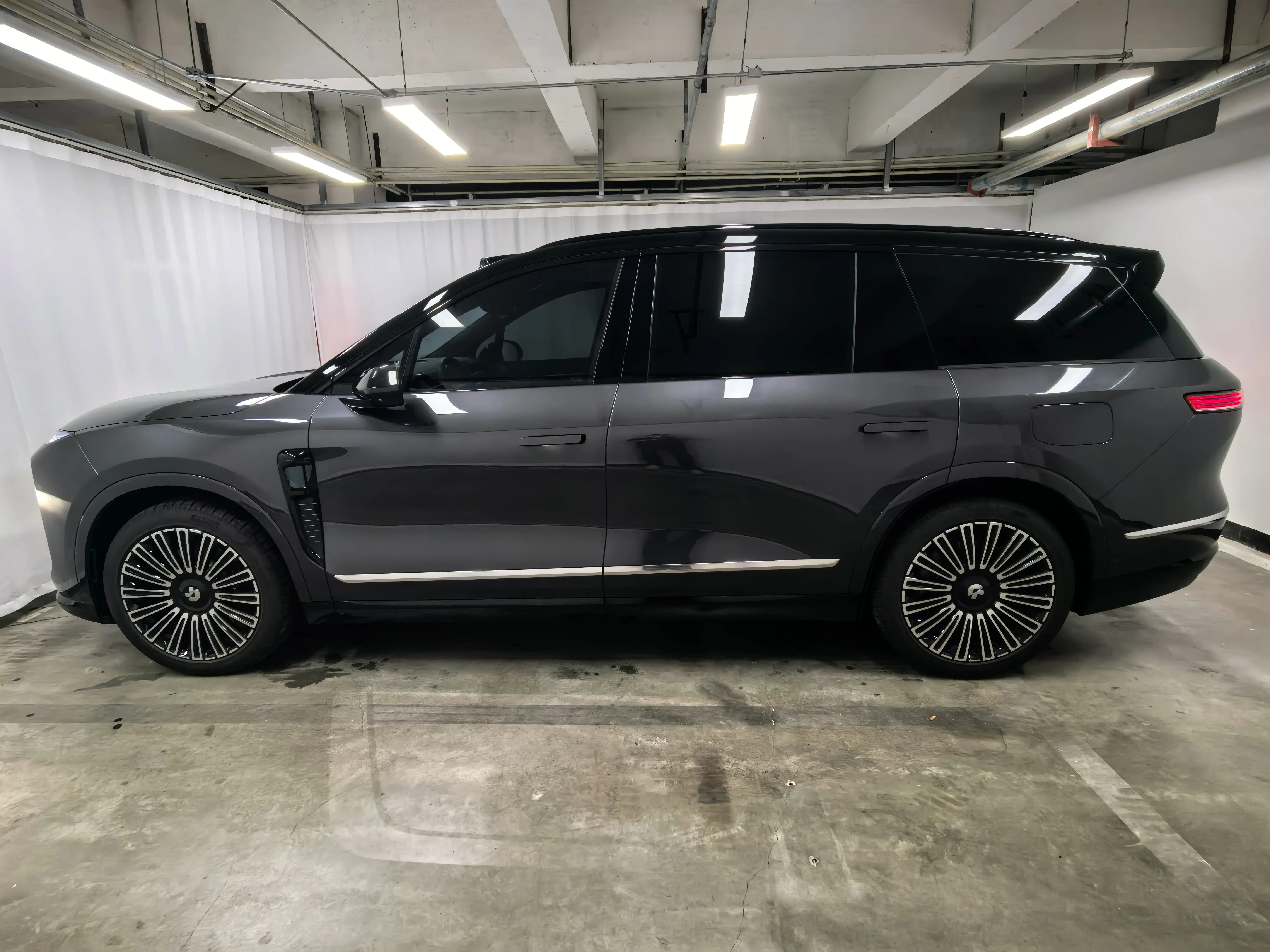 NIO ES8