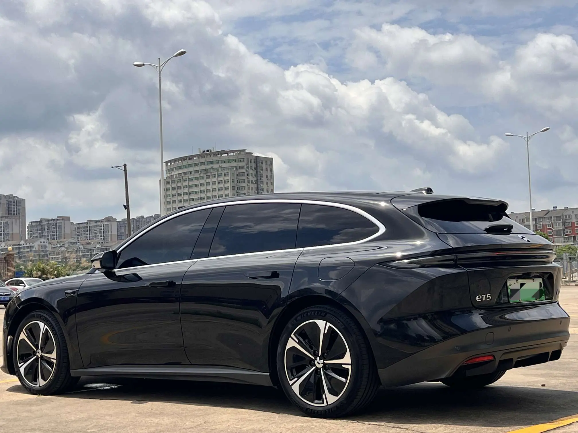 NIO ET5T