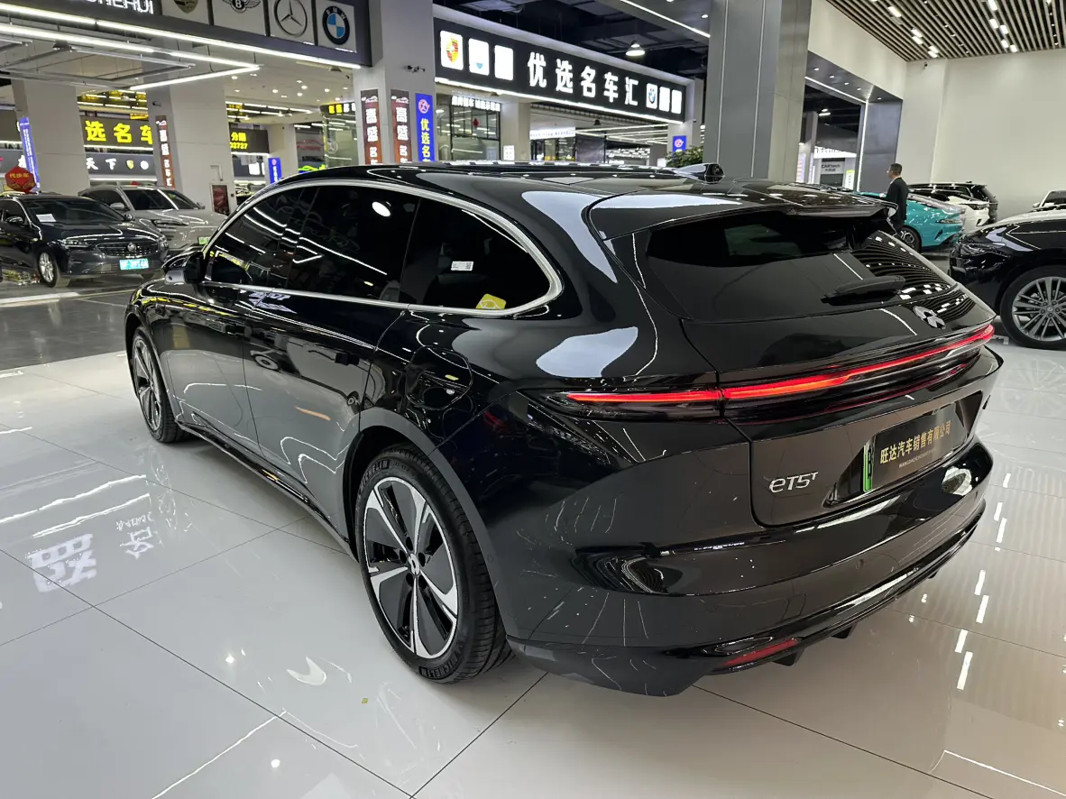 NIO ET5T