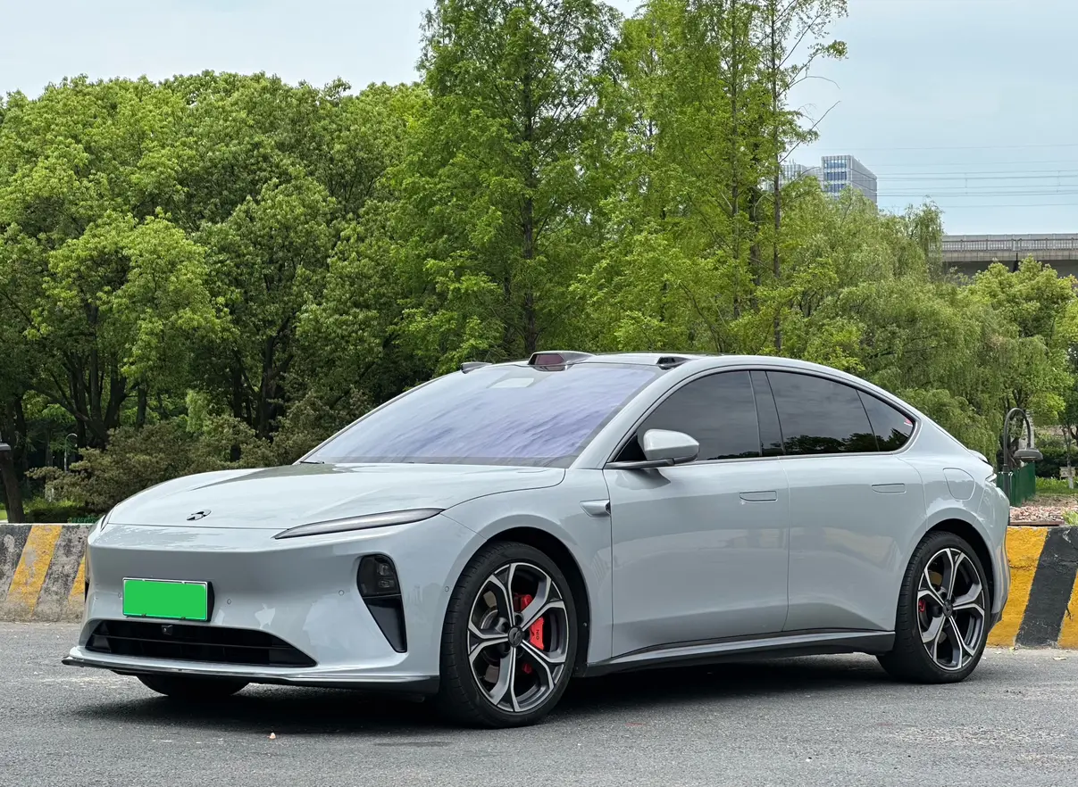 NIO ET5