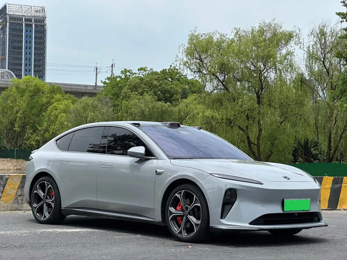 NIO ET5