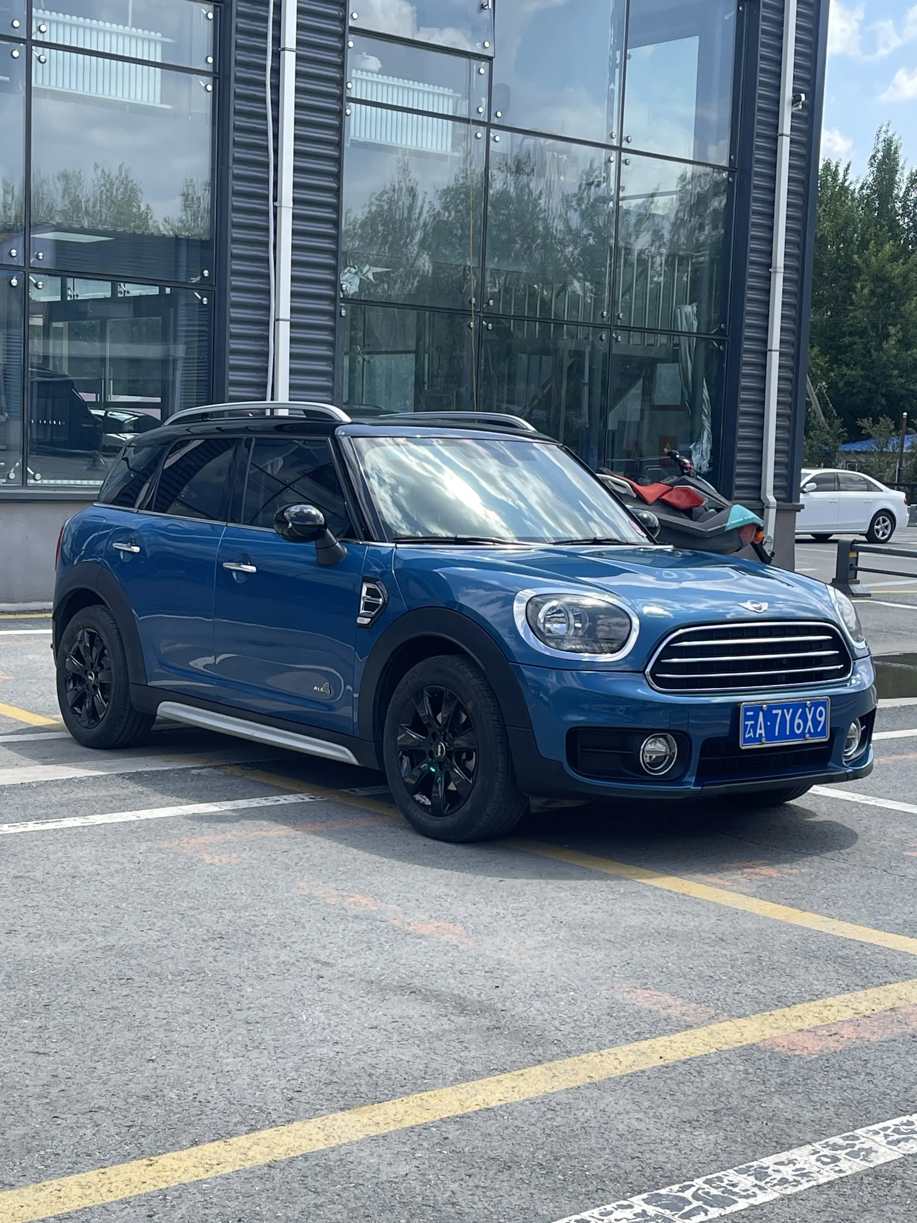 MINI COUNTRYMAN