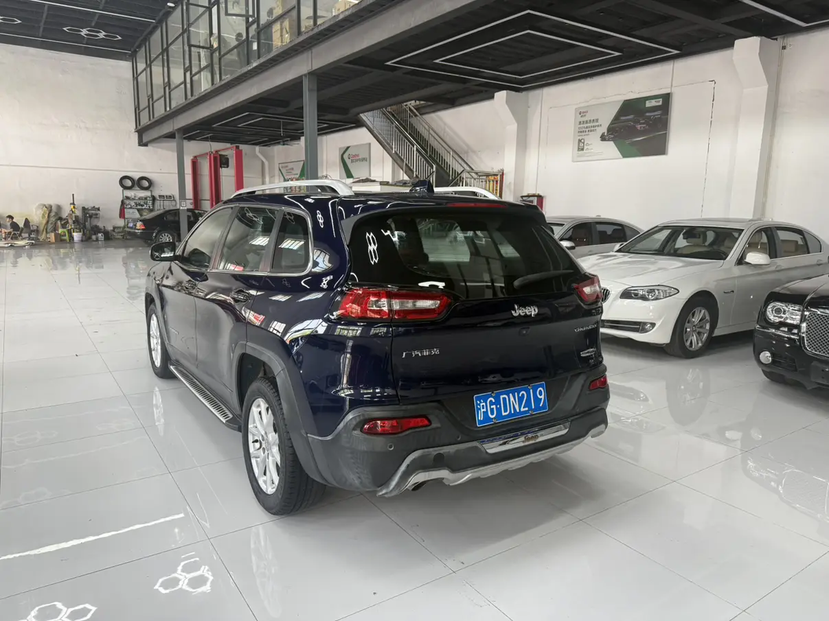 Jeep Cherokee