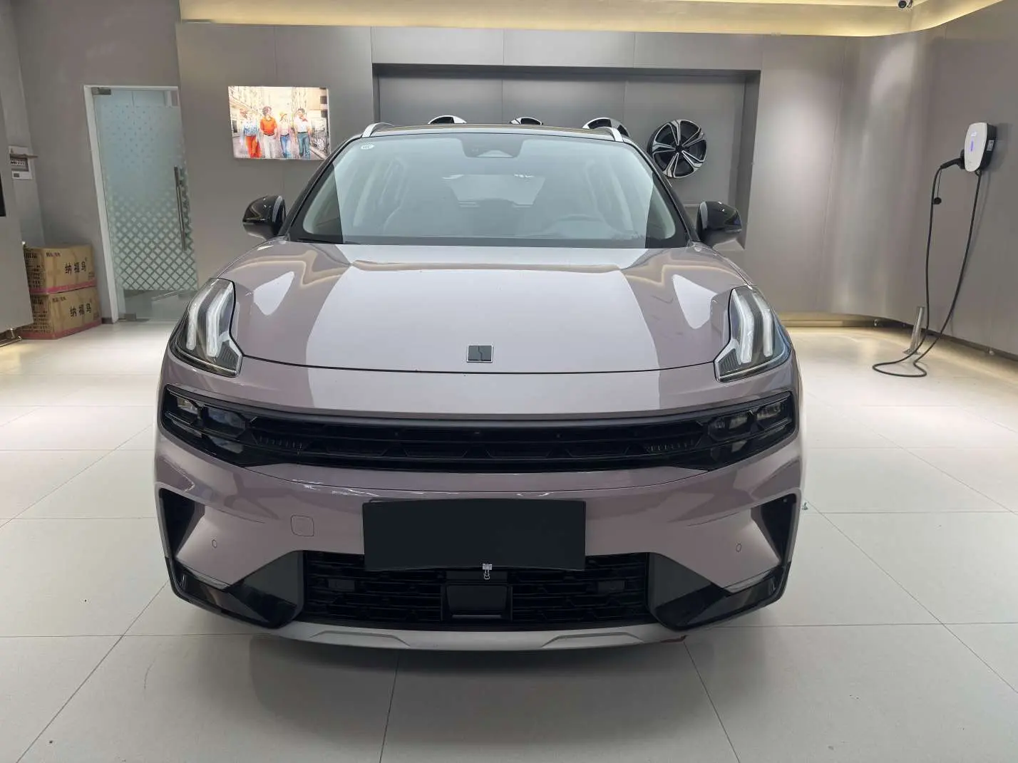 Lynk & Co 06