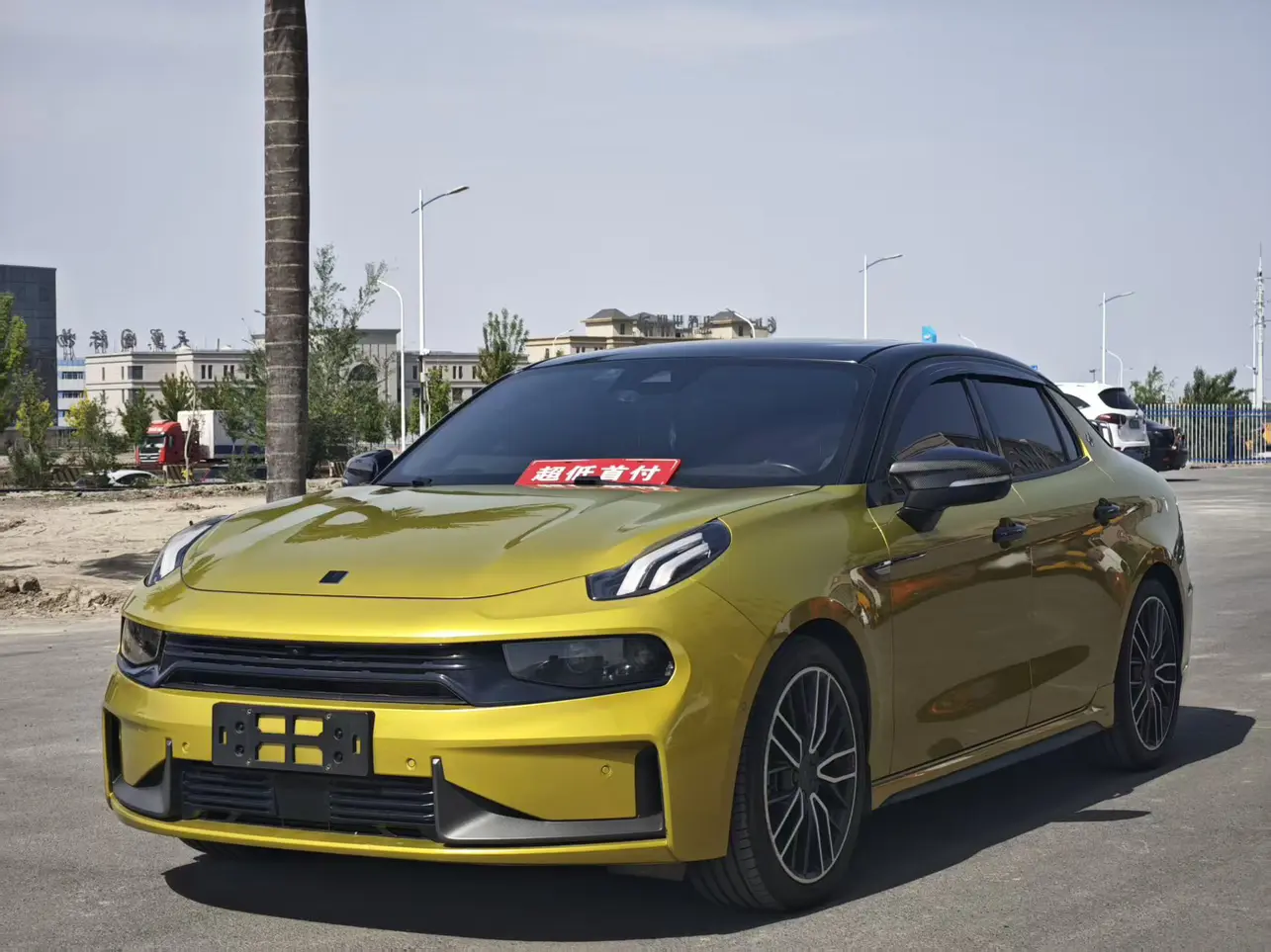 Lynk & Co 03