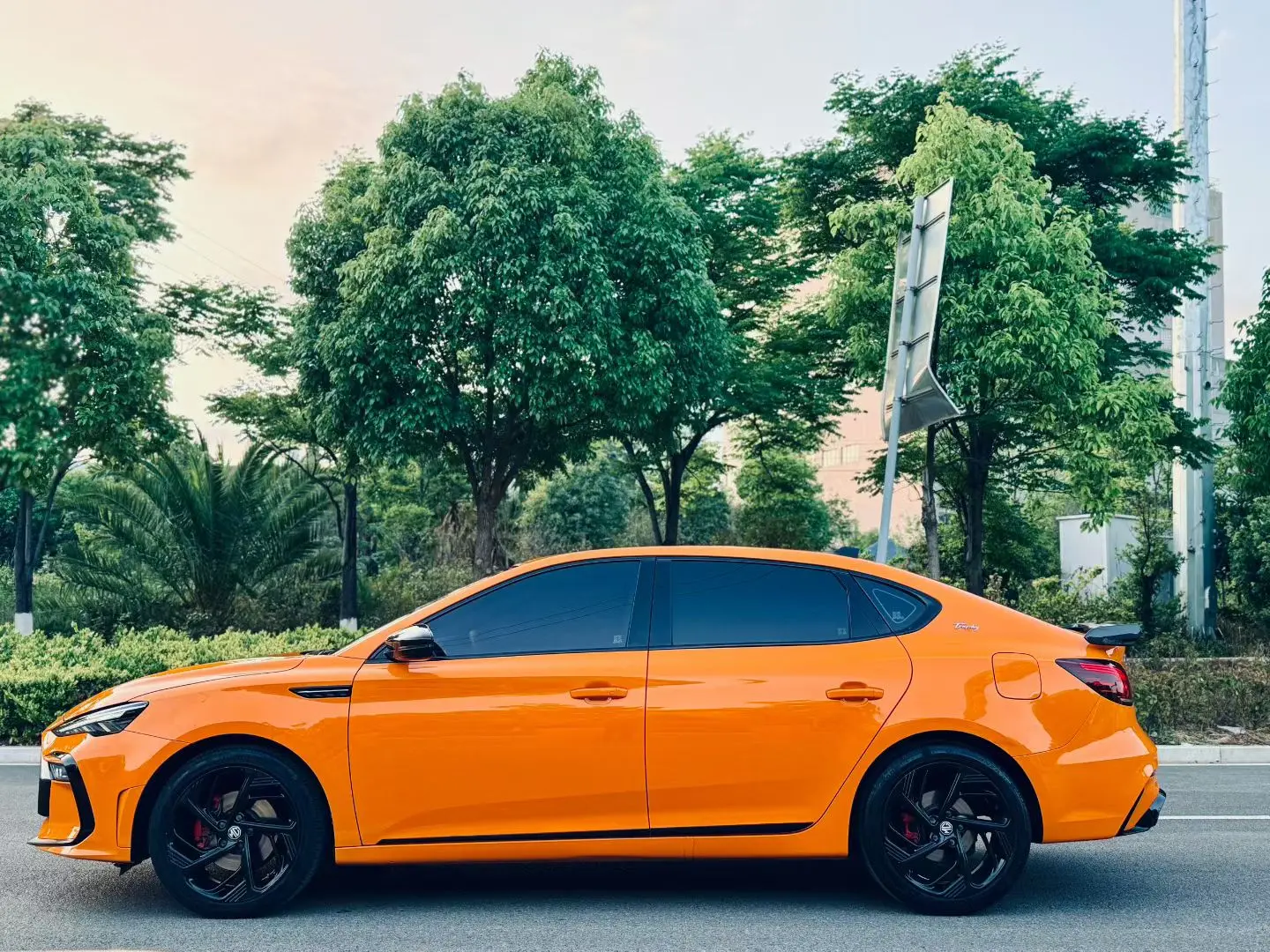 MG 6