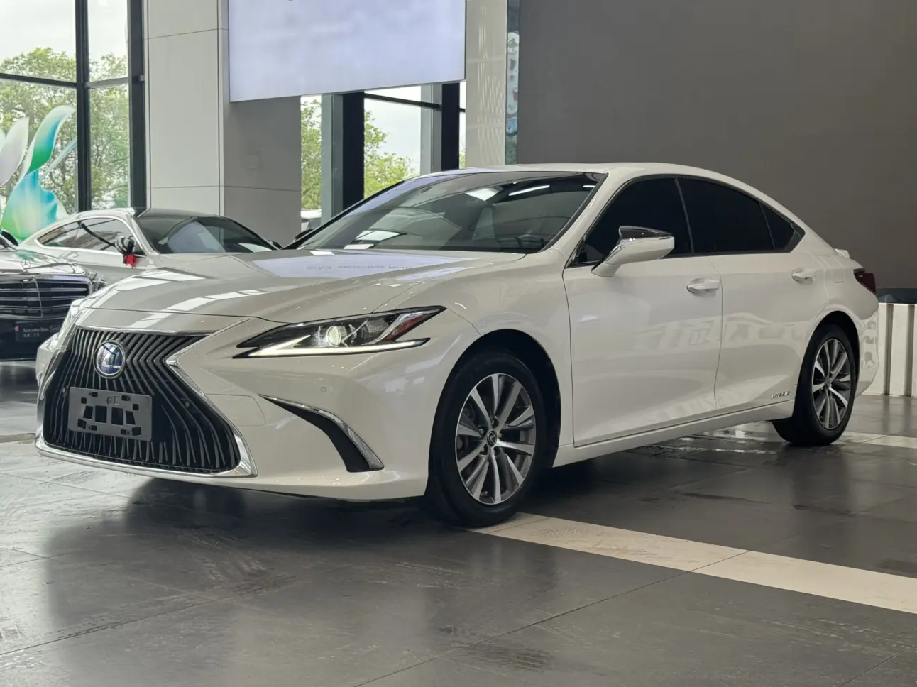 Lexus ES