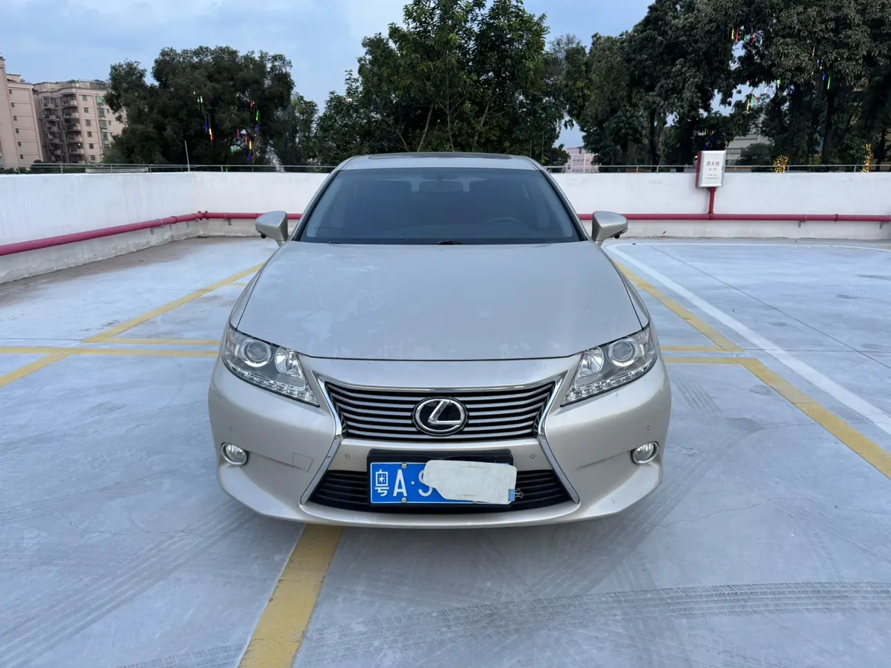 Lexus ES