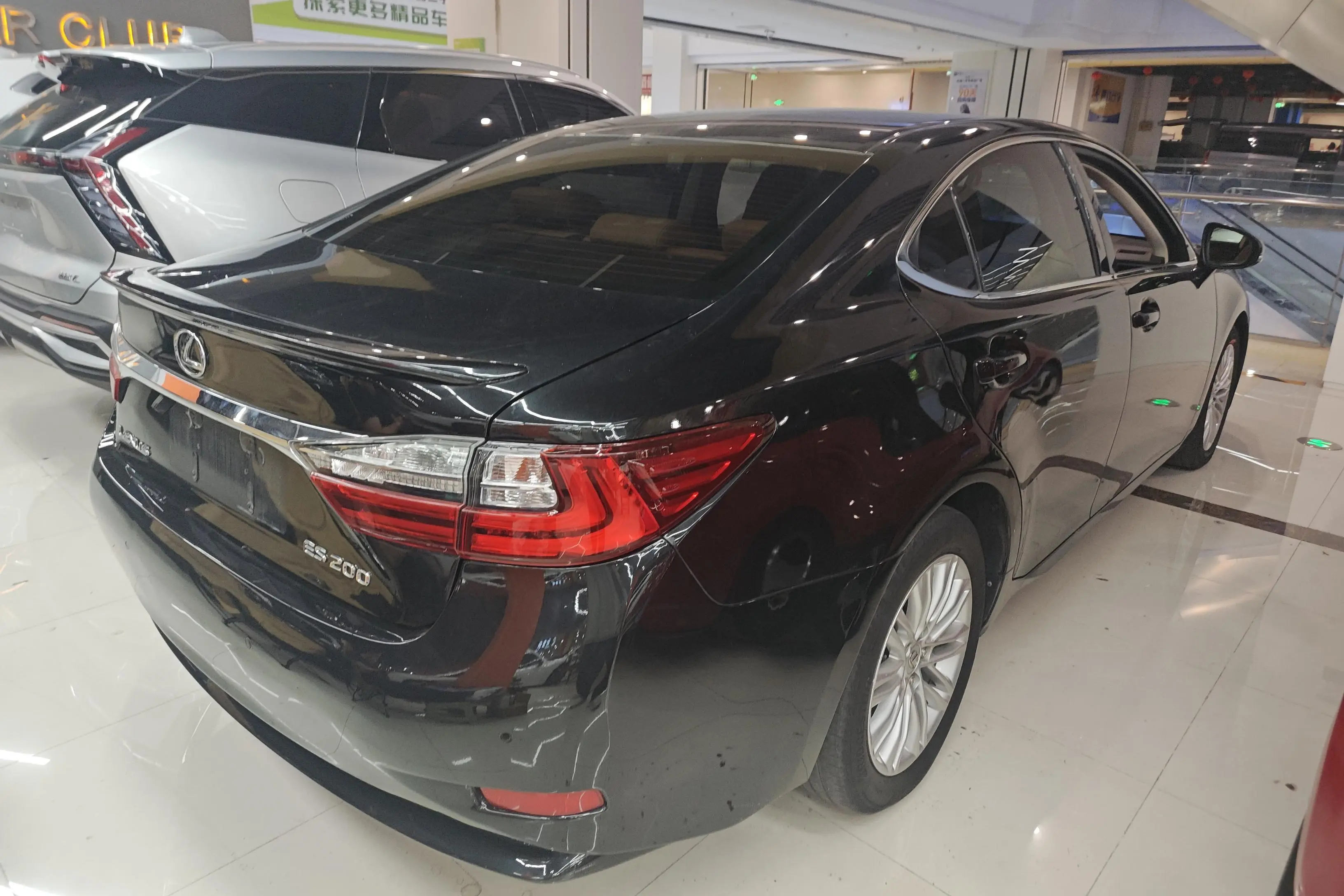 Lexus ES