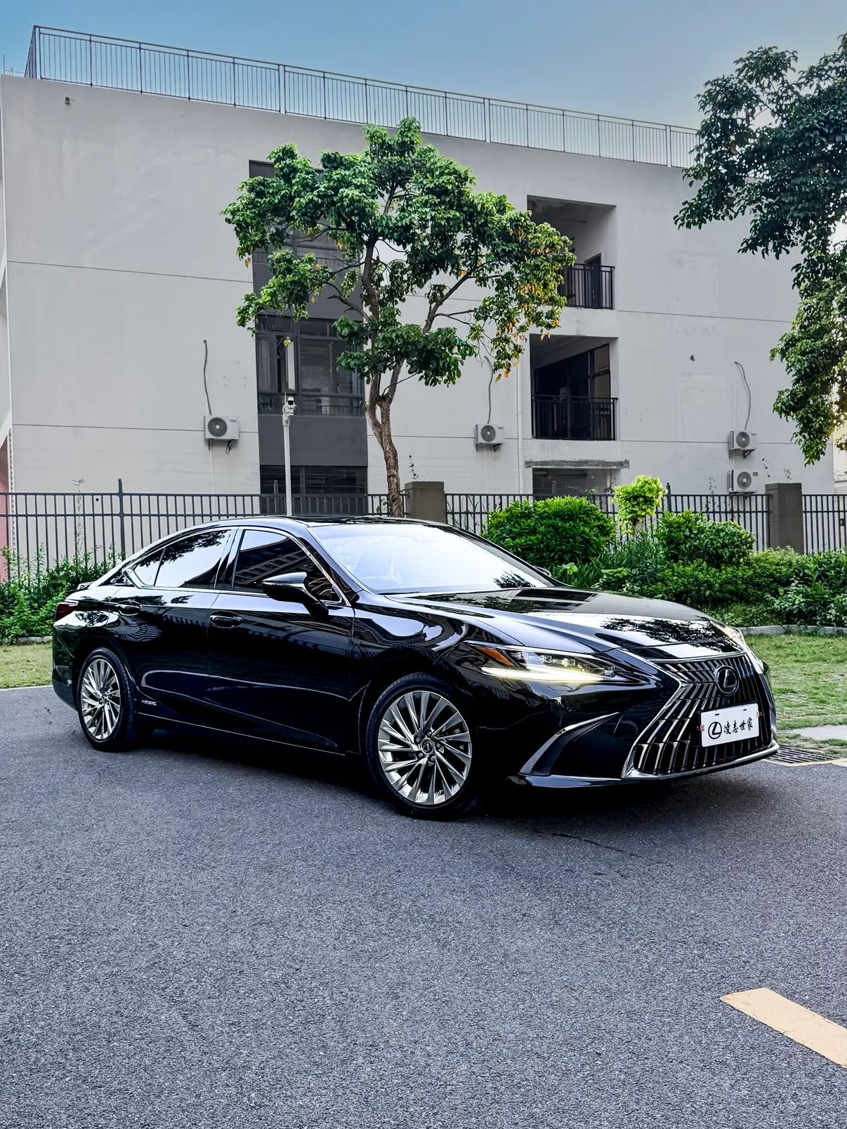 Lexus ES
