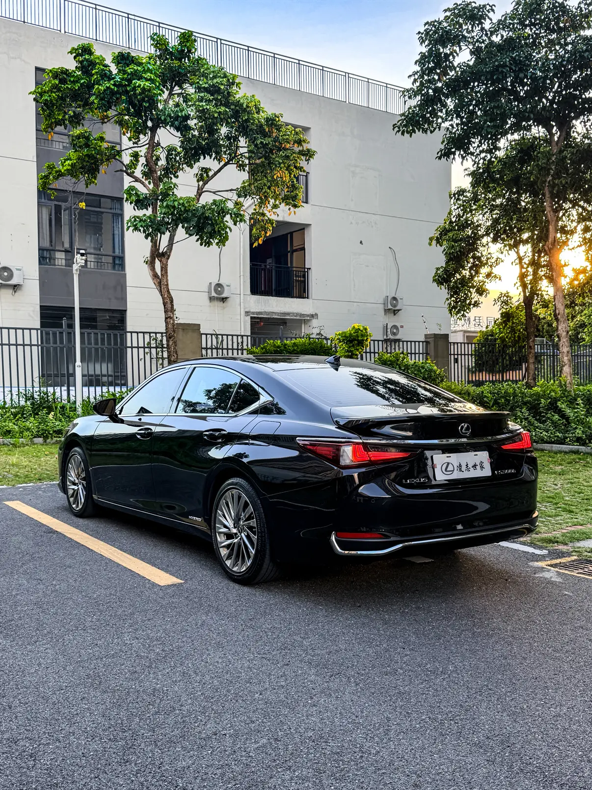 Lexus ES