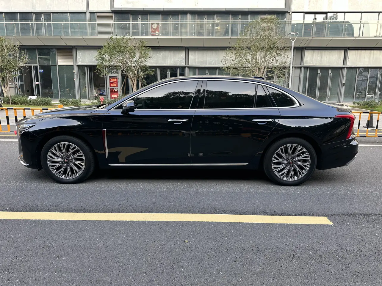 Hongqi H5