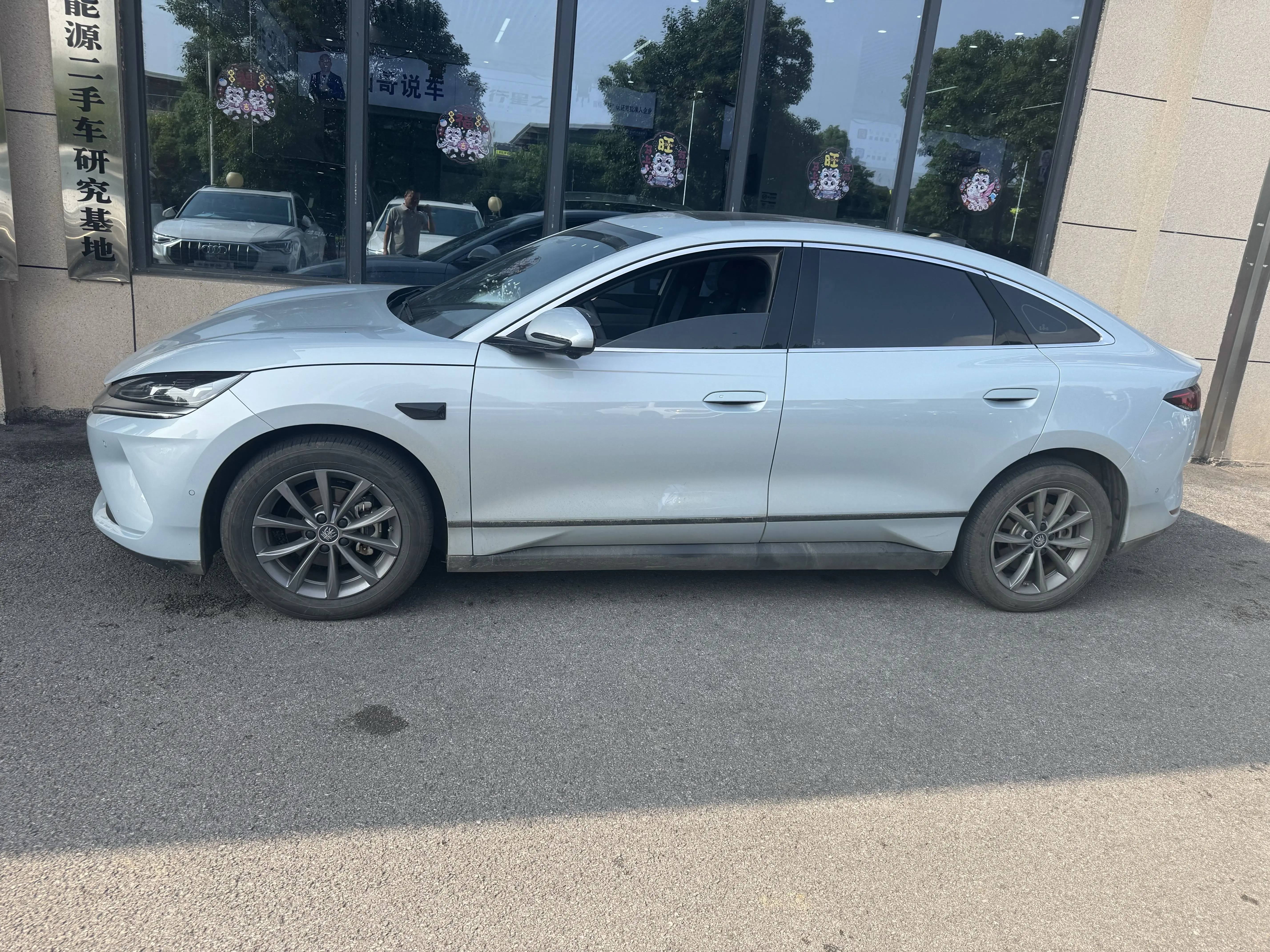 BYD Qin L EV